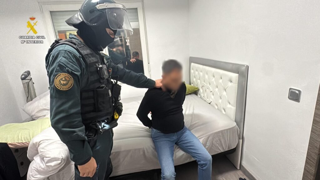 Seis trabajadores asiáticos liberados