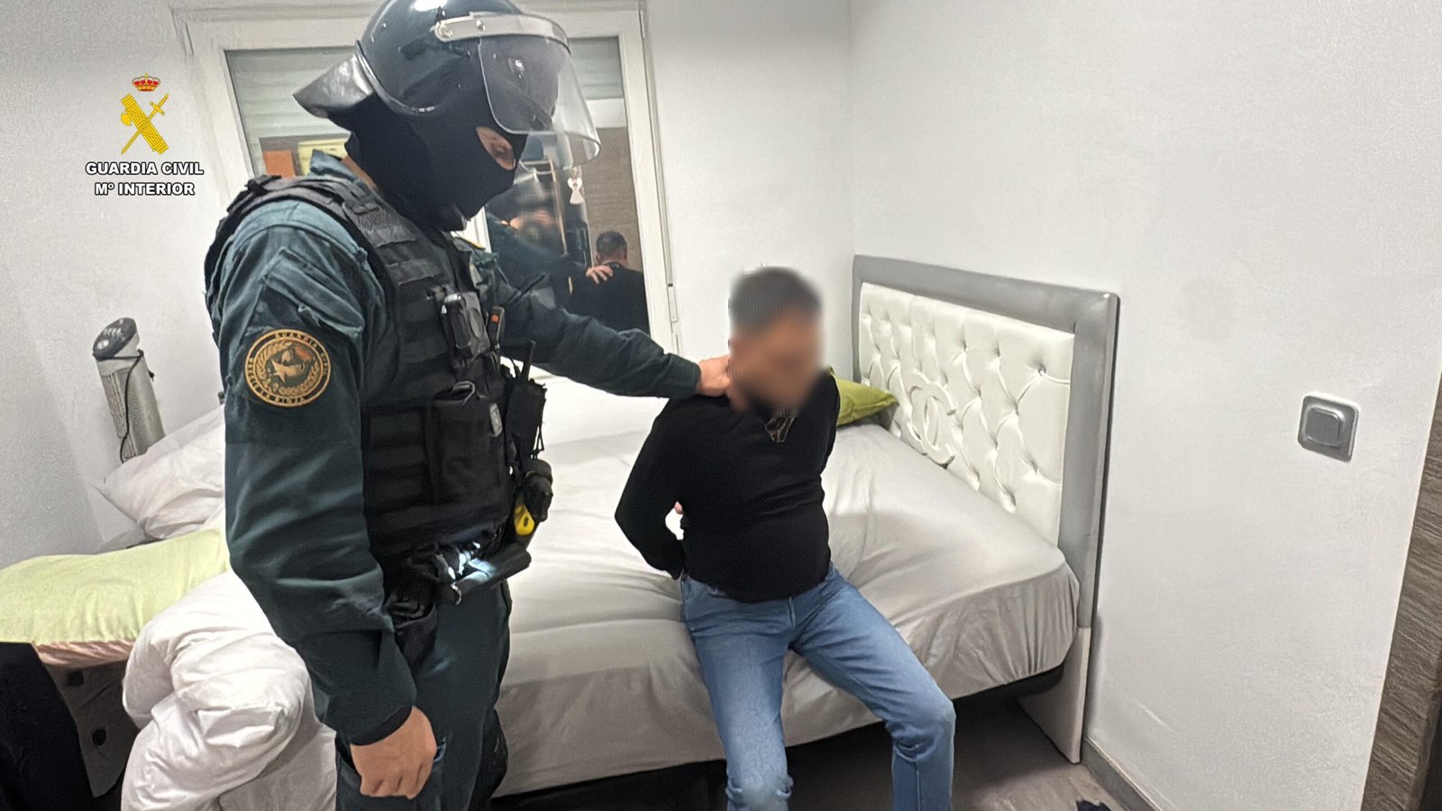 Seis trabajadores asiáticos liberados