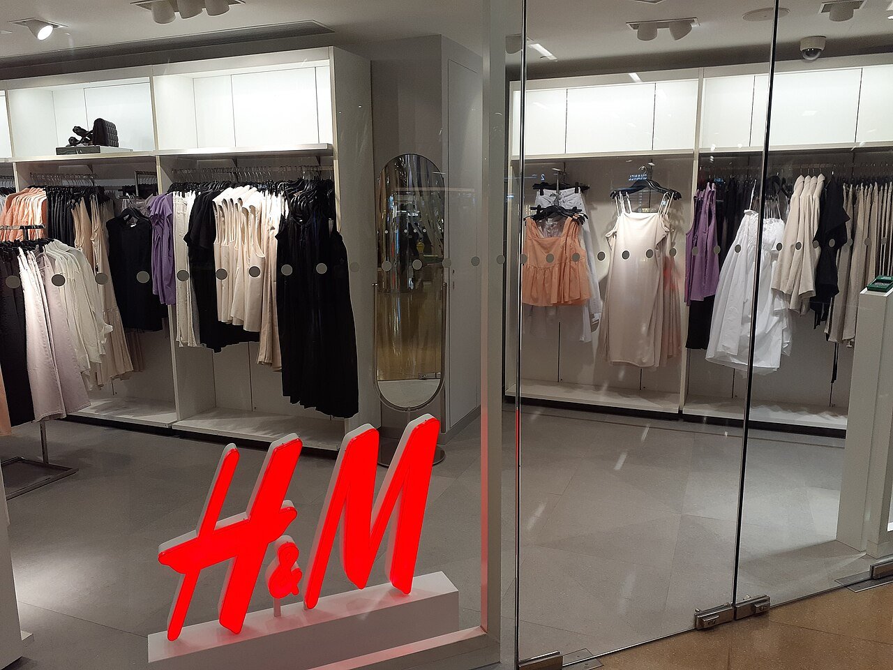 H&M